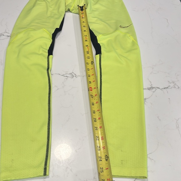 Nike Men’s Yellow Tights with Nike Men’s Running Singlet. - Picture 4 of 10
